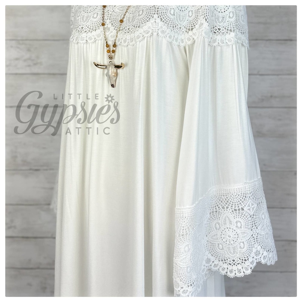POL Make it Romance Lace Tunic - Picture 7 of 12